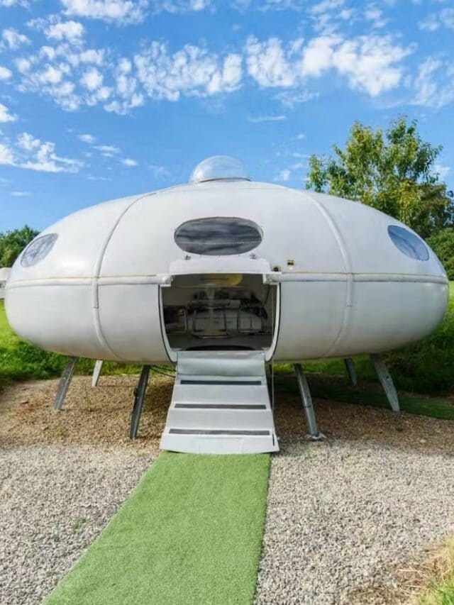 7 Strange Airbnb Rooms That Will Blow Your Mind
